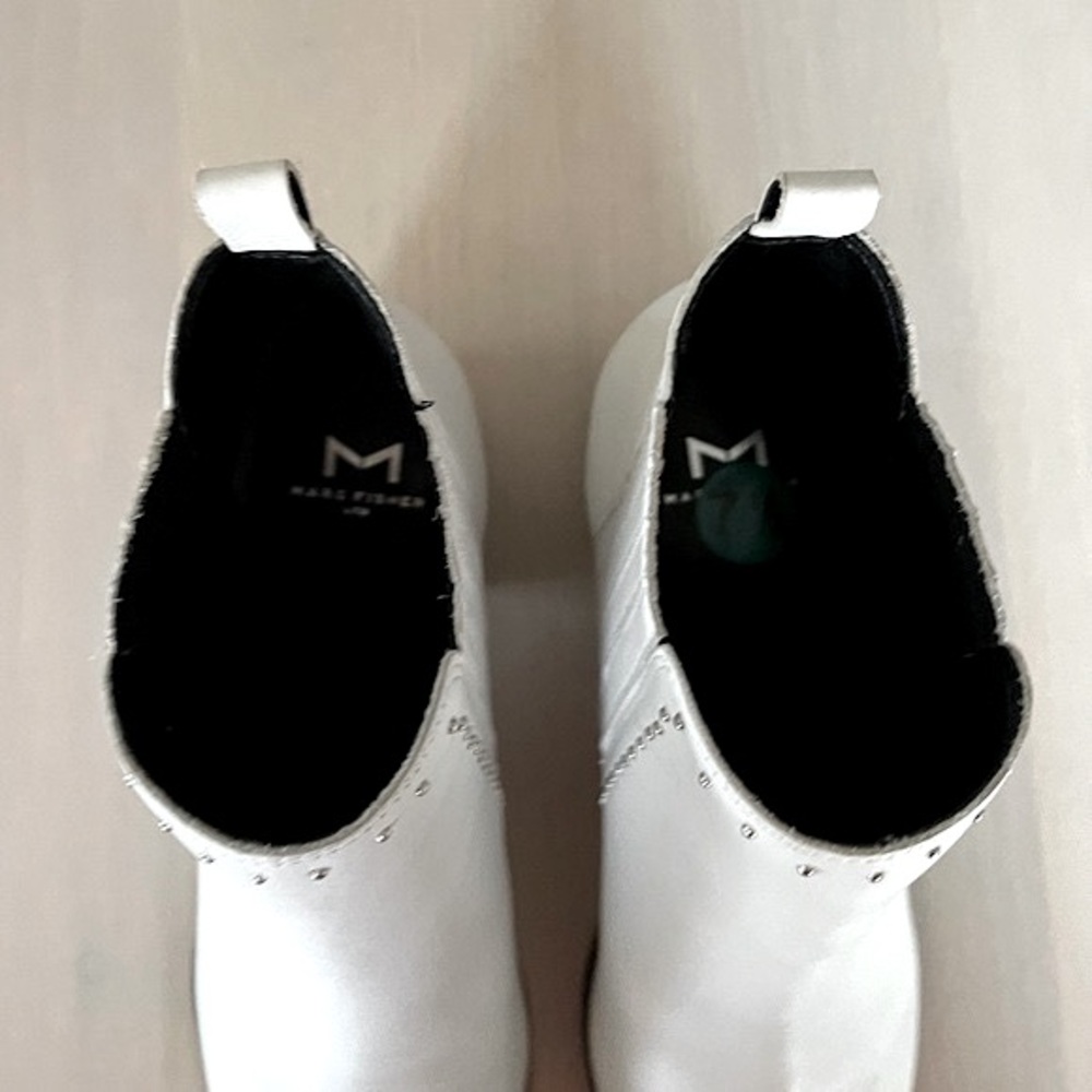 NEW Marc Fisher LTD Yami white leather studded ankle booties - Picture 9 of 9